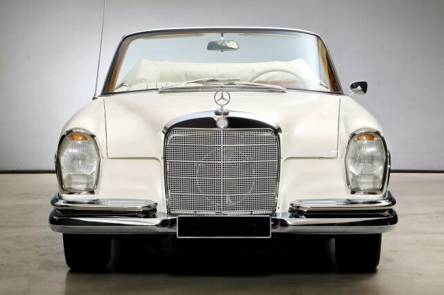 Mercedes-Benz 300 SE