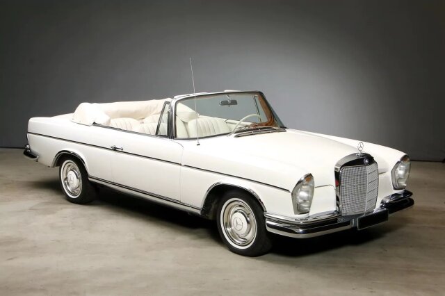 Mercedes-Benz 300 SE