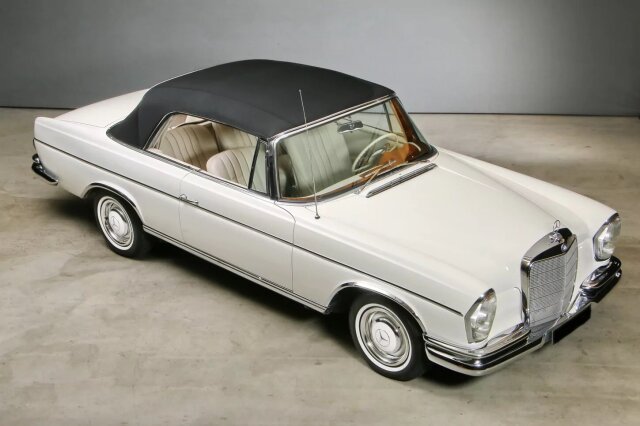 Mercedes-Benz 300 SE