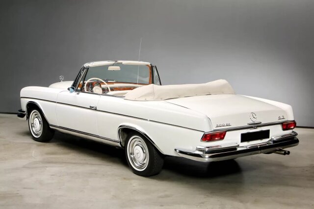 Mercedes-Benz 300 SE