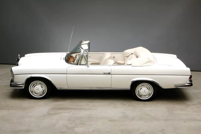 Mercedes-Benz 300 SE