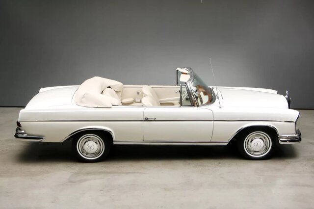 Mercedes-Benz 300 SE