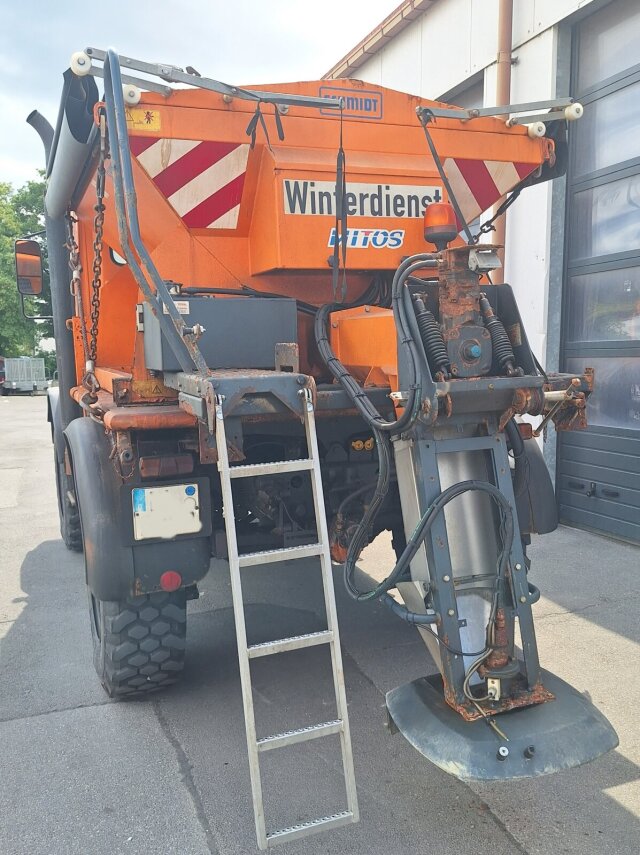 Unimog U