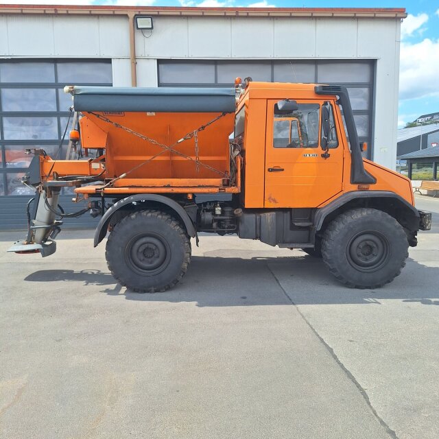 Unimog U