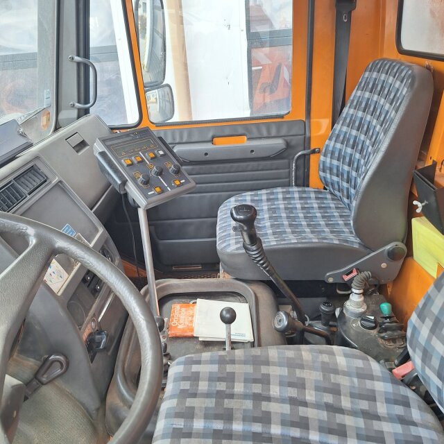 Unimog U