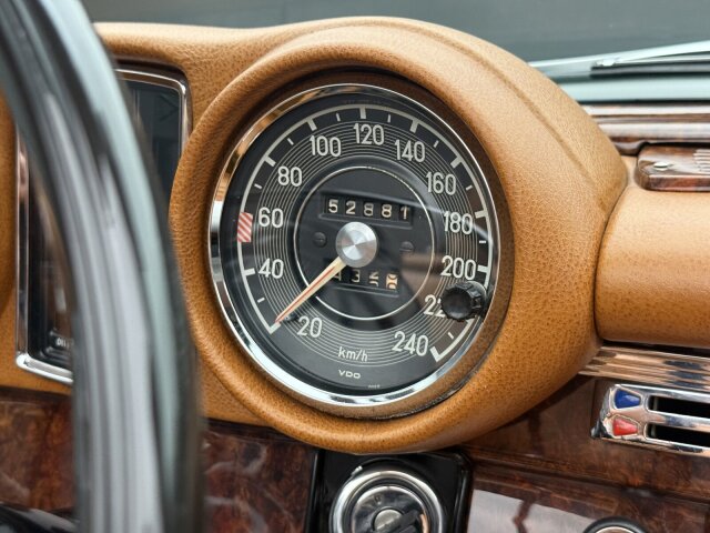 Mercedes-Benz 280