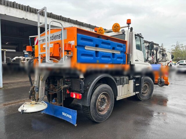 Unimog U