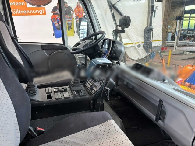 Unimog U
