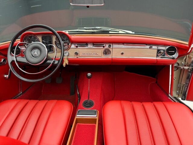 Mercedes-Benz 230