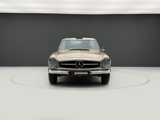 Mercedes-Benz 230
