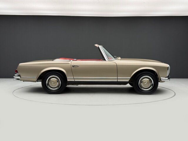 Mercedes-Benz 230