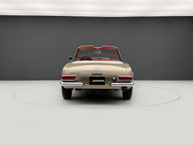 Mercedes-Benz 230