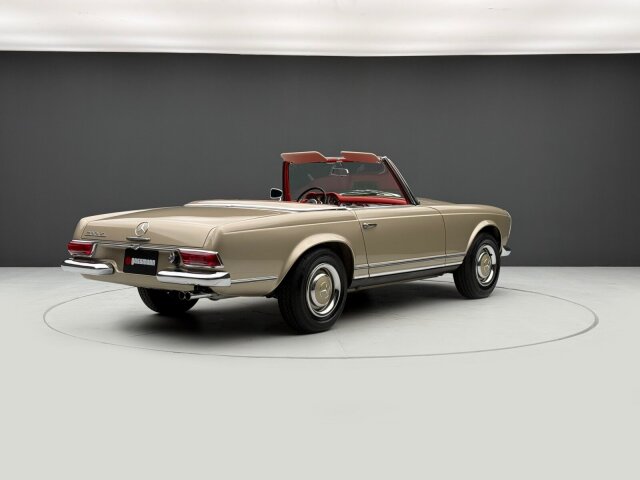 Mercedes-Benz 230