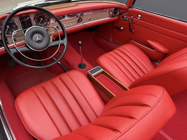 Mercedes-Benz 230