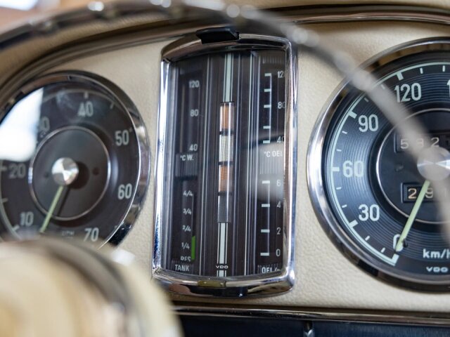 Mercedes-Benz 300