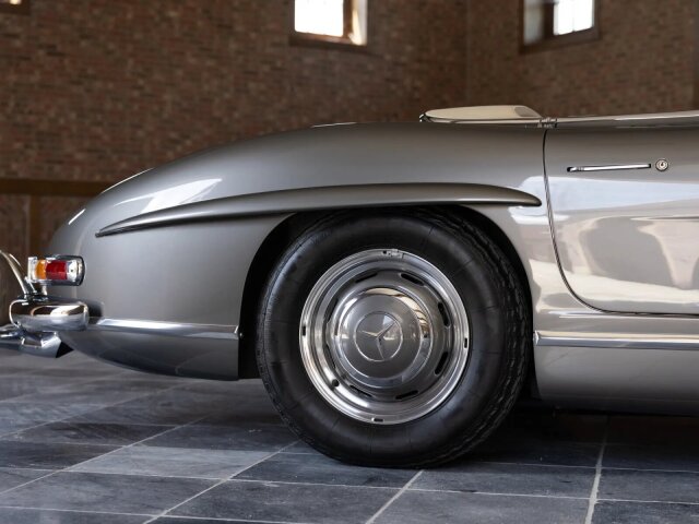 Mercedes-Benz 300