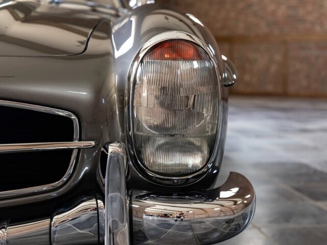 Mercedes-Benz 300