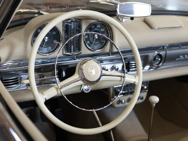 Mercedes-Benz 300