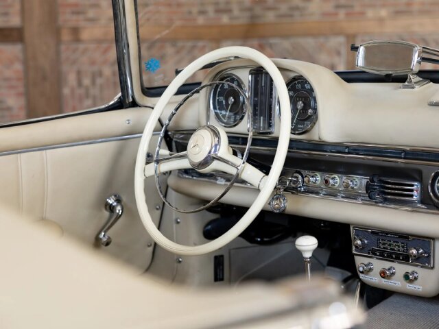 Mercedes-Benz 300