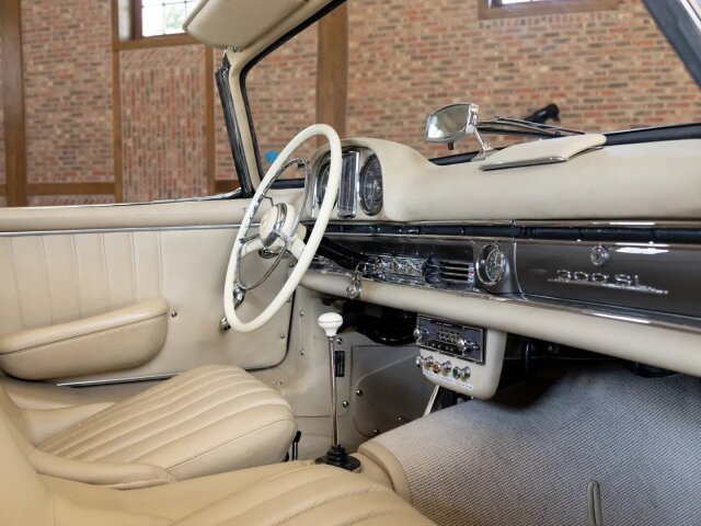 Mercedes-Benz 300