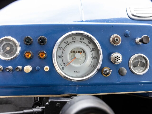 Mercedes-Benz 319