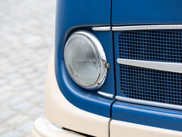 Mercedes-Benz 319