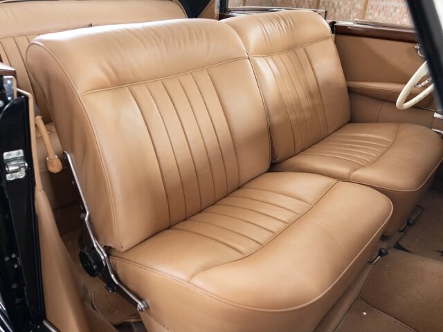Mercedes-Benz 300