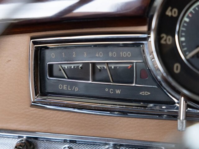 Mercedes-Benz 300