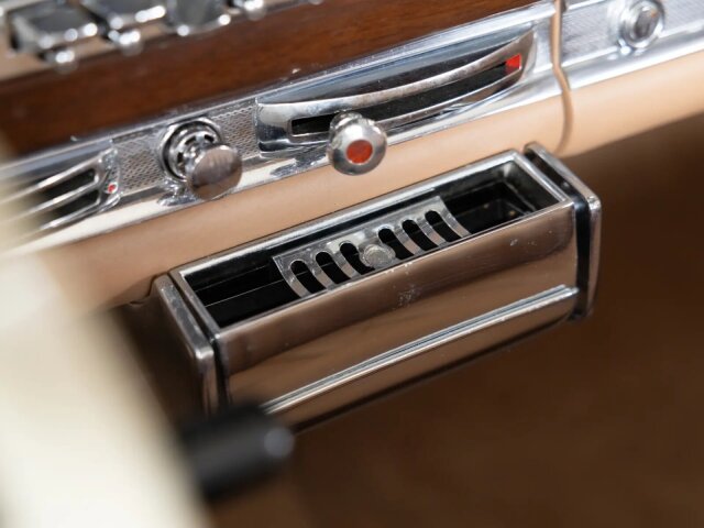 Mercedes-Benz 300