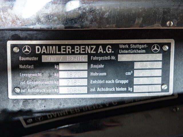 Mercedes-Benz 300