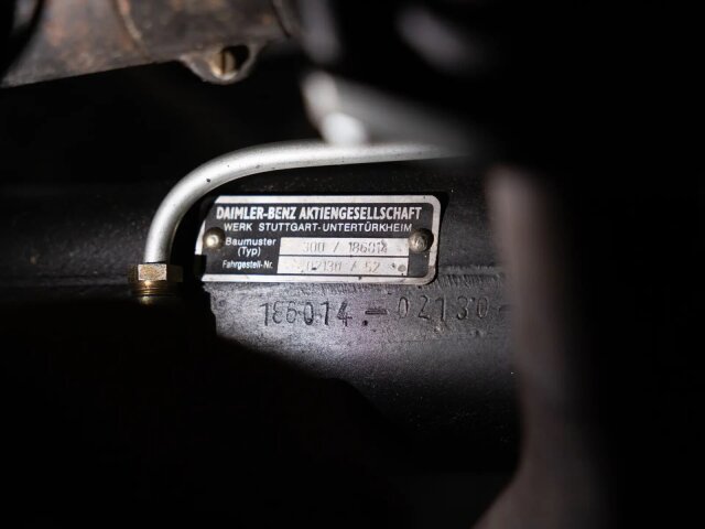 Mercedes-Benz 300