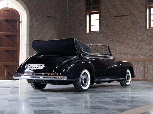 Mercedes-Benz 300