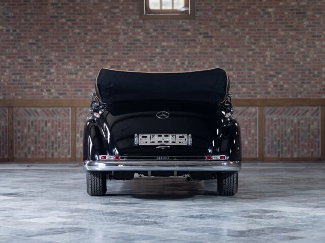 Mercedes-Benz 300