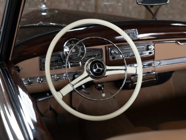 Mercedes-Benz 300