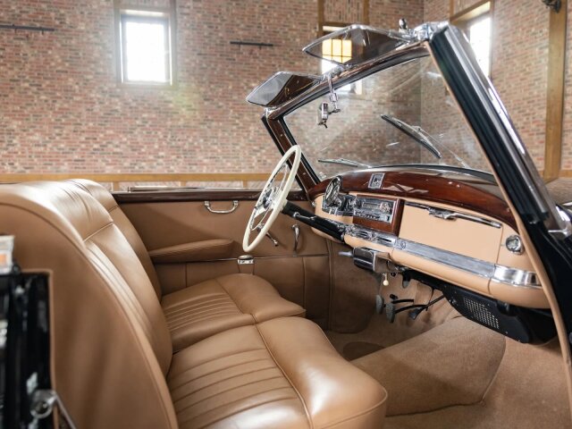 Mercedes-Benz 300