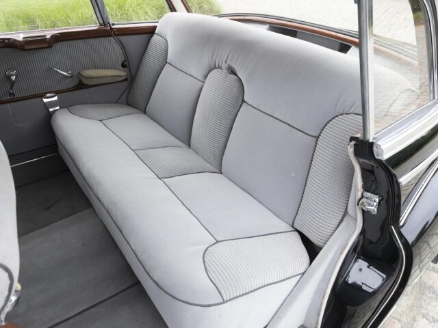 Mercedes-Benz 300