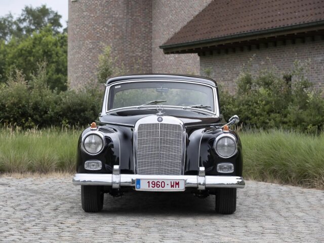 Mercedes-Benz 300