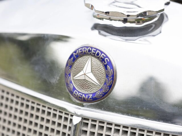 Mercedes-Benz 300