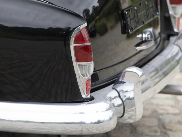 Mercedes-Benz 300