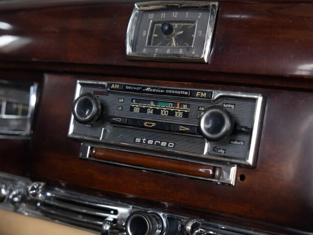 Mercedes-Benz 300