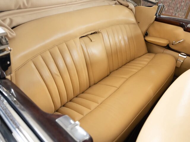Mercedes-Benz 300