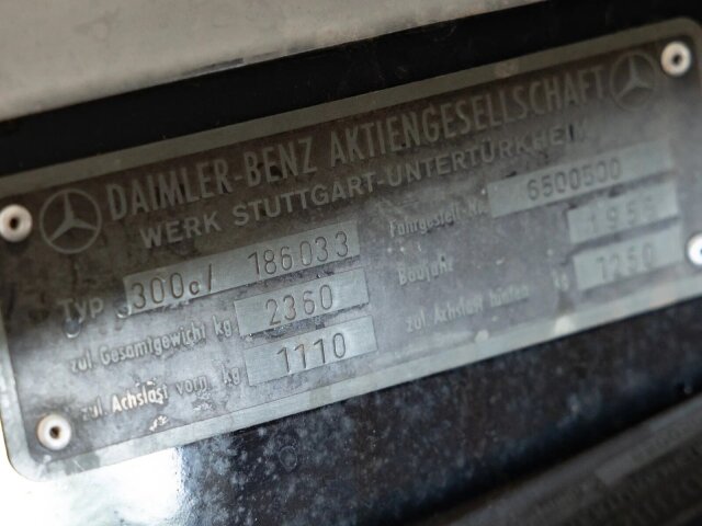 Mercedes-Benz 300