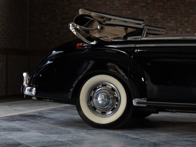 Mercedes-Benz 300