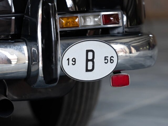 Mercedes-Benz 300