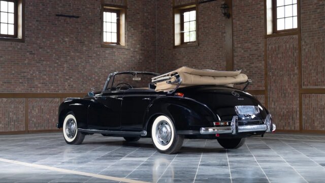 Mercedes-Benz 300