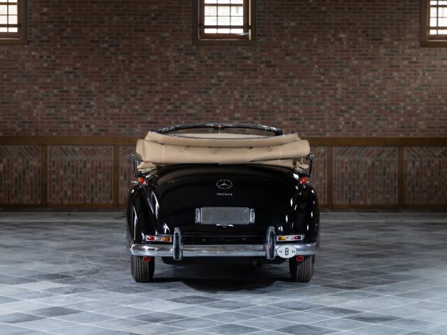 Mercedes-Benz 300
