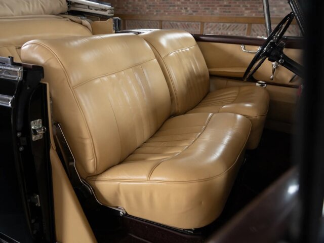 Mercedes-Benz 300