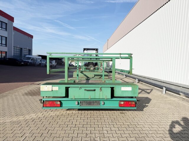 EMPL -