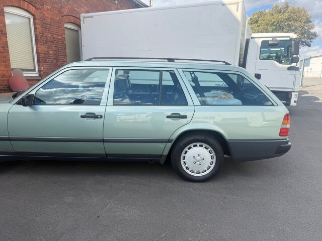 Mercedes-Benz 300