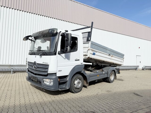 Mercedes-BenzAtego 821 K 4x2, 2x AHK